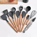 Conjunto de Colheres de Silicone para Cozinha – Antiferrugem, Livre de BPA, com Cabo de Madeira – Kit com 12 Peças de Utensílios de Cozinha