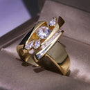 💍 ANEL GEOMÉTRICO LUXO DOURADO – BRILHO E ATITUDE EM CADA DETALHE