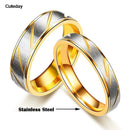 Anéis de Casal com Design Exclusivo de Onda – Aço Inoxidável Premium