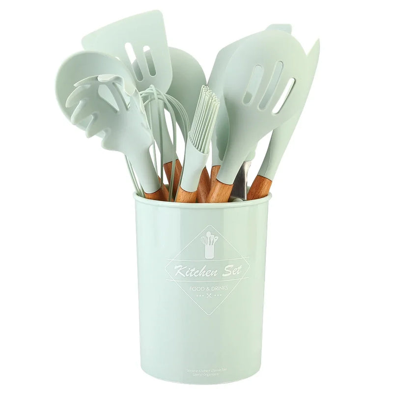 Kit 12 Peças de Utensílios de Cozinha em Silicone com Cabo de Madeira – Cores Variadas e Envio Imediato